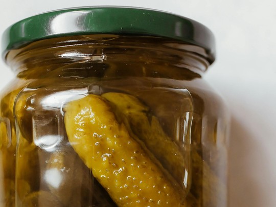 ¿Jugo de pepinillos contra calambres?